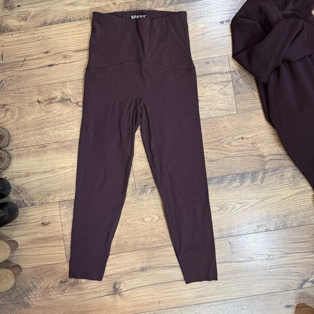 SPANX Bootyboost 7/8 leggings Sz M